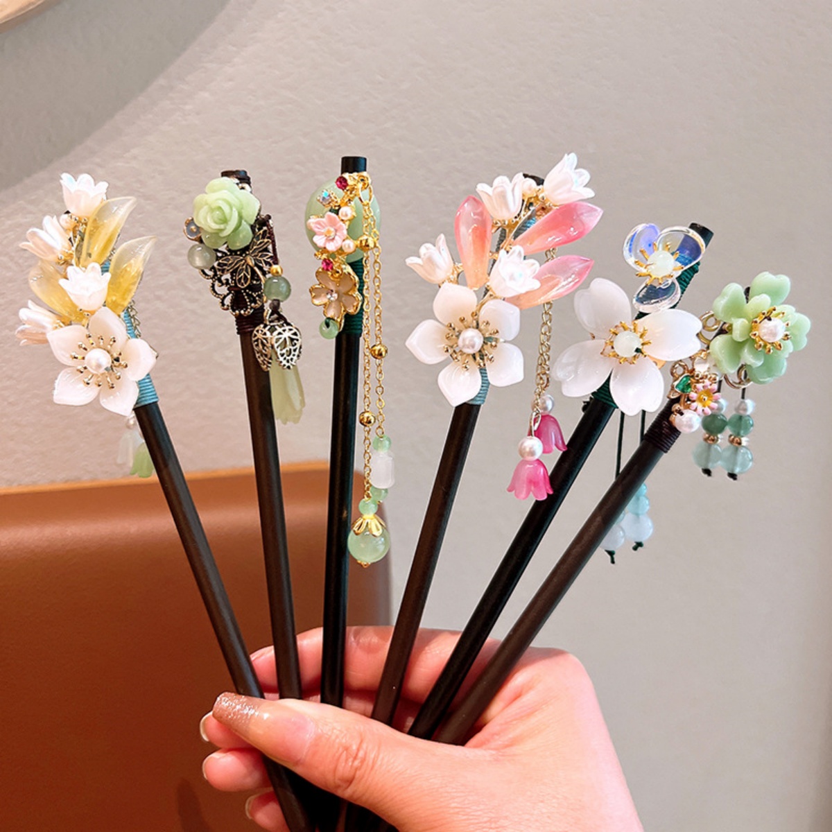 Vintage Fashion Ai - 絶妙な花のタッセル木製ヘアピンレトロ中国風の手作り花ヘアスティックヴィンテージ女の子女性韓服ヘアアクセサリー