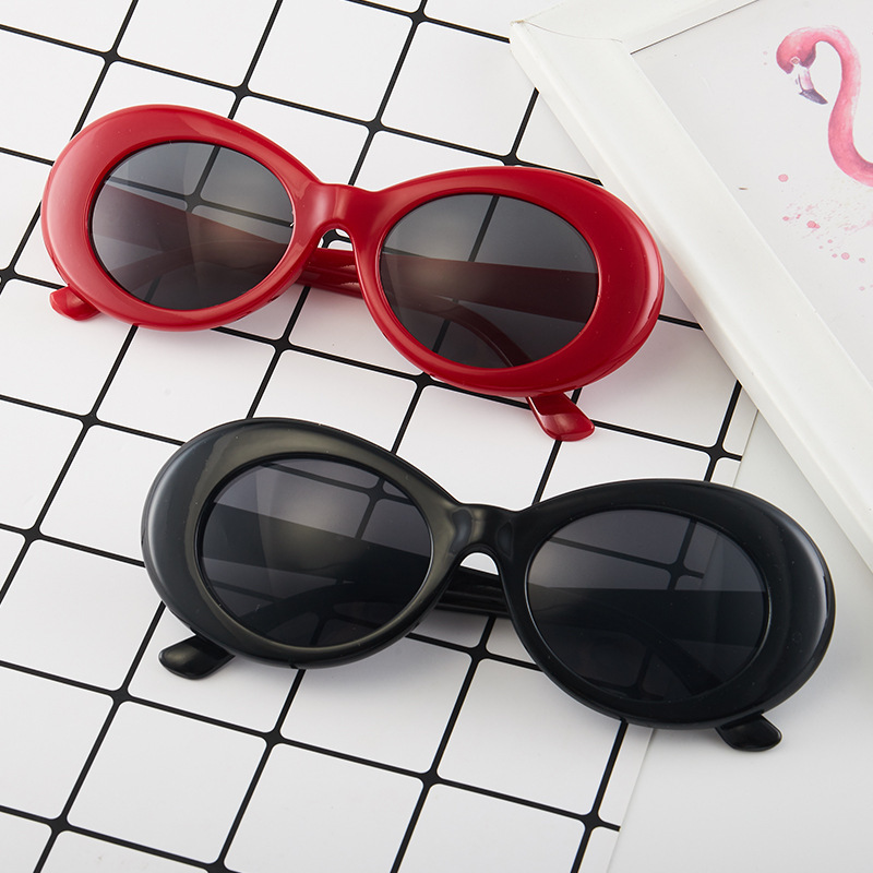 SEAMERGO ヴィンテージ風ラウンドフレームサングラス  - Vintage Fashion Photography のレビューと価格